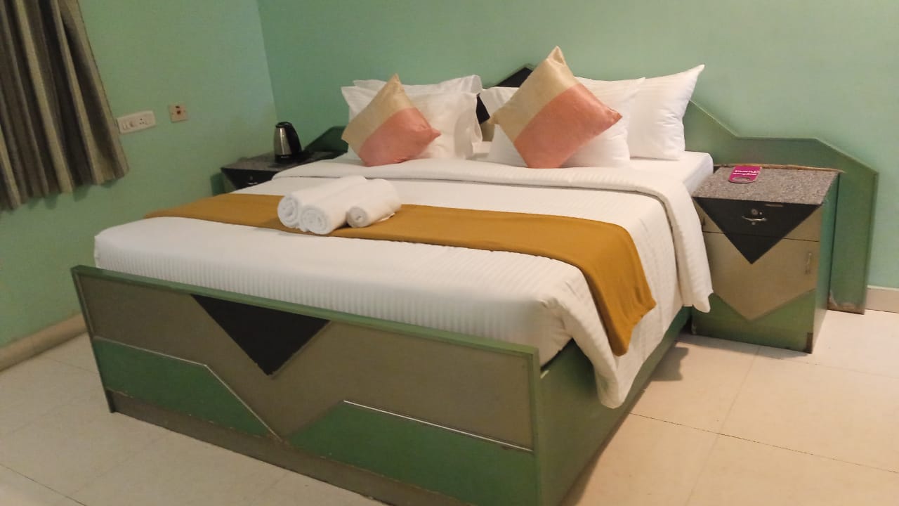 Hotels in palavakkam - Eaze & Comfort Compact Room