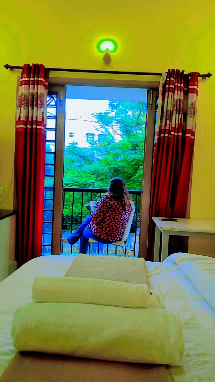 Eaze & Comfort - Balcony Room Boutique hotel in palavakkam