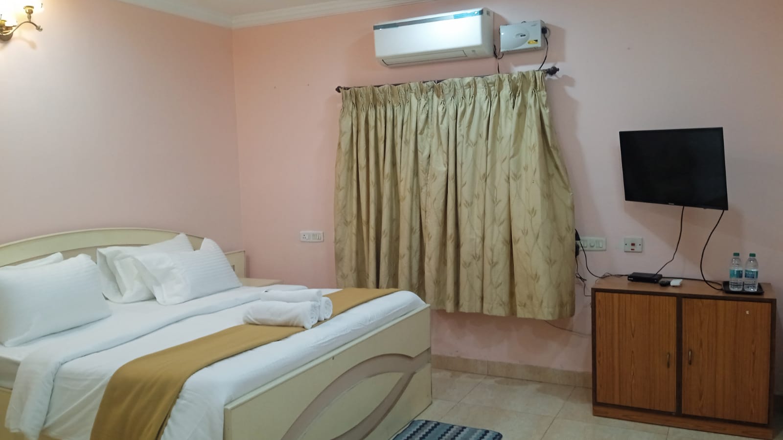 Hotels in palavakkam - Eaze & Comfort Ground Floor Room